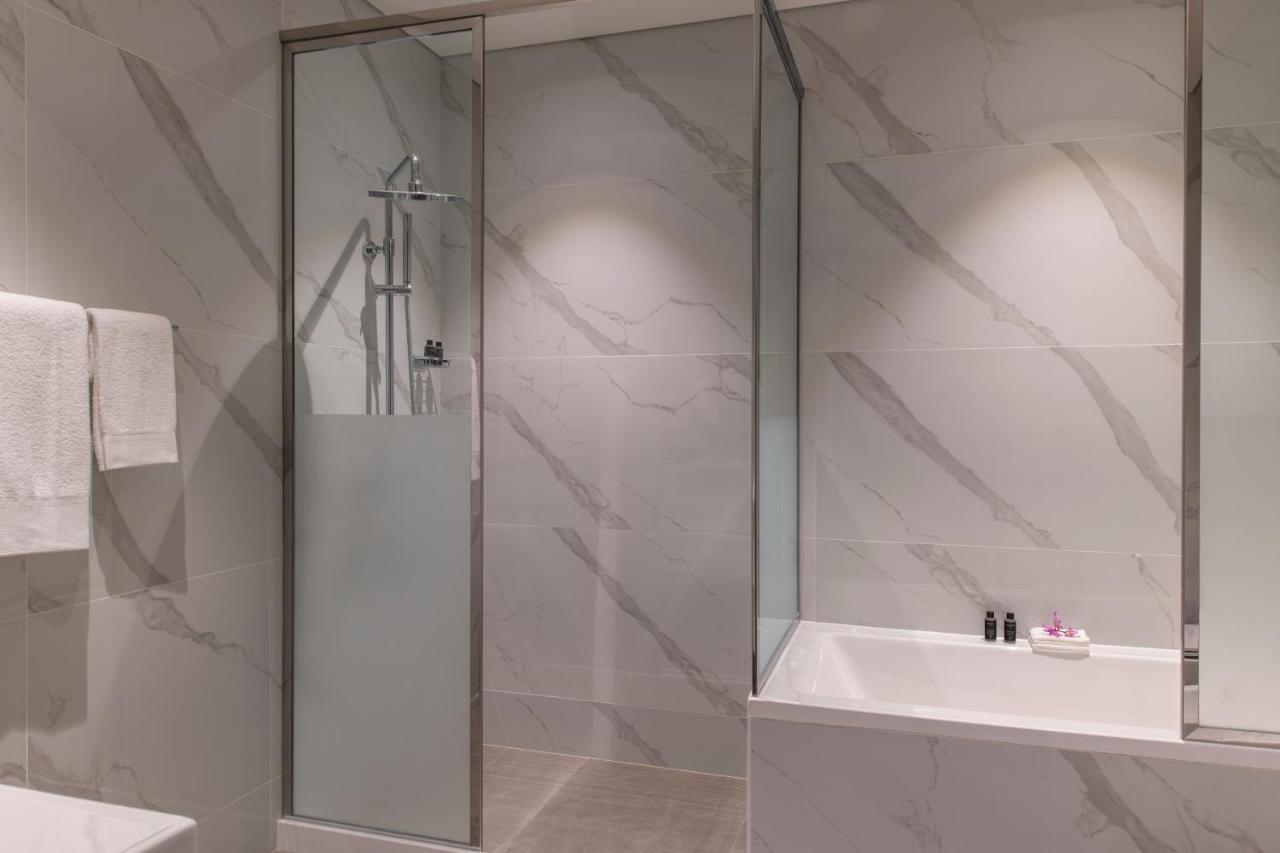 Steigenberger Residence Doha Exterior foto A shower enclosure